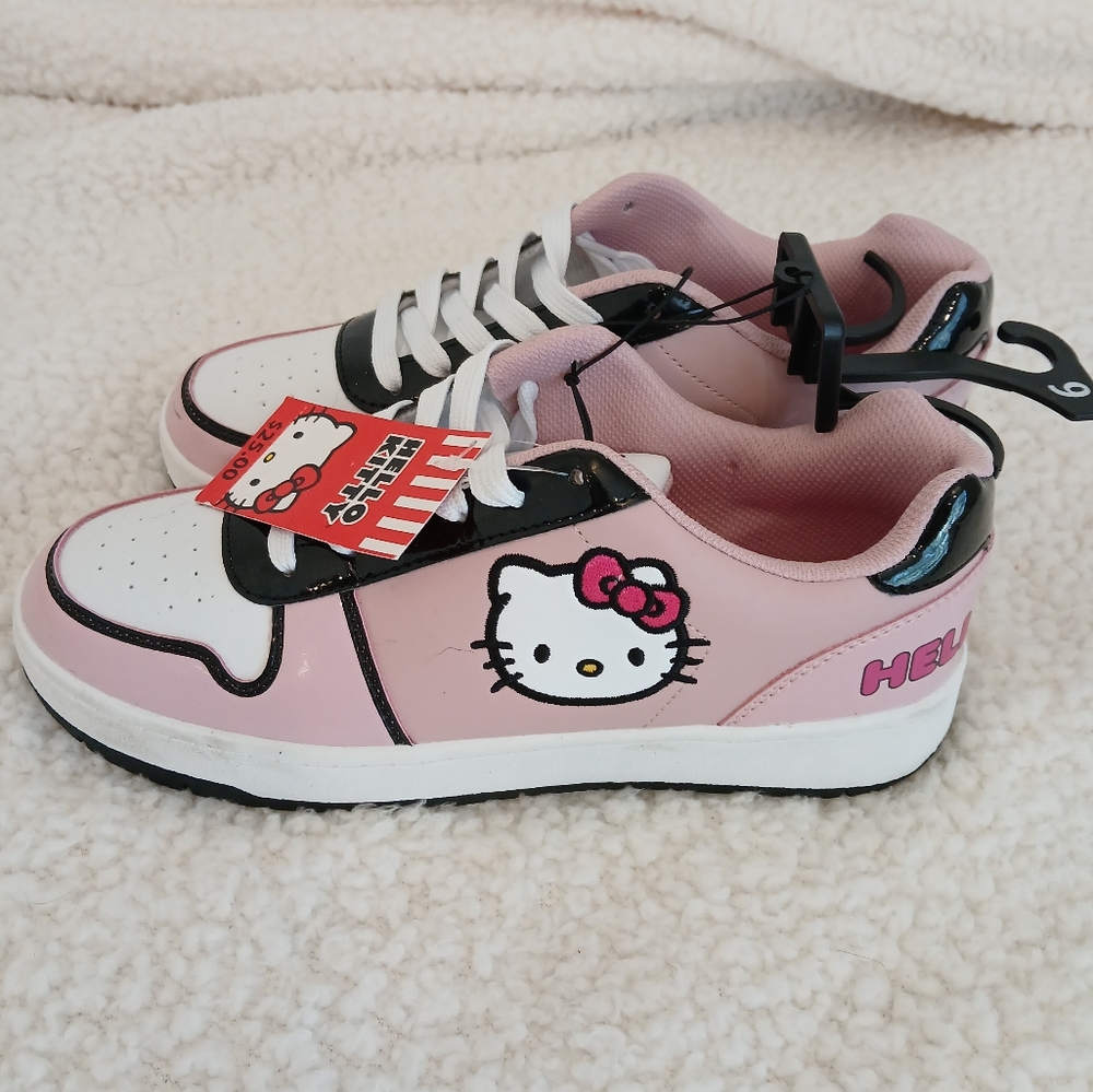 Hello Kitty Sanrio Ladies Shoes Size 9 NWT